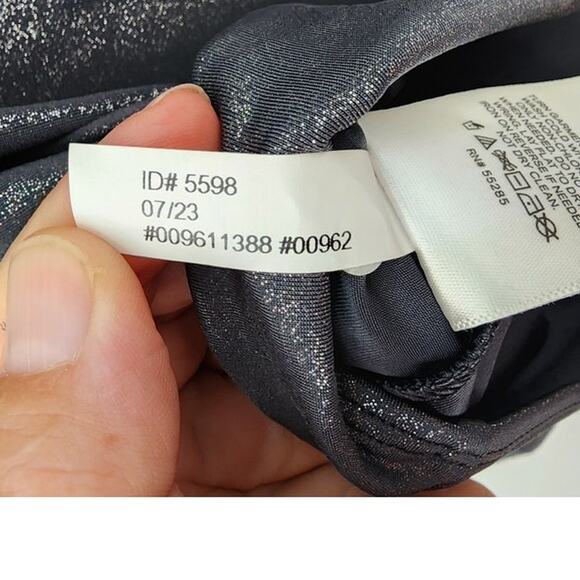 New NWT Express Body Contour One Sleeve Metallic Thong Body Suit XL Black Silver - Picture 9 of 10